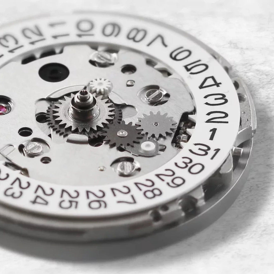 Seiko NH34 : le mouvement GMT automatique accessible - CG Custom Watches